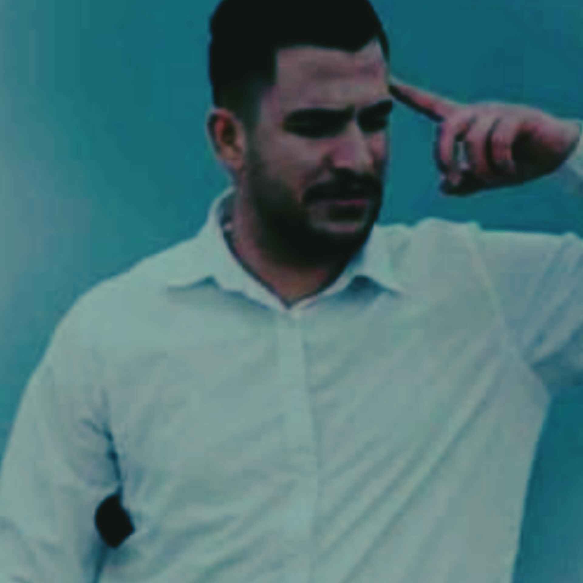 آهنگ جدید مهدی احمدی وقتی زنگ میزنم چرا رد میزنی